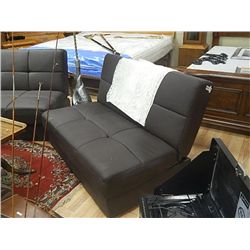 NEW LEATHER DAY COUCH