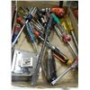 Image 1 : BOX OF SCREW DRIVERS
