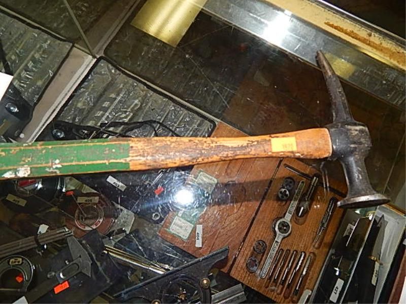 VINTAGE BODY HAMMER