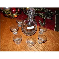 DECANTER & SHOT GLASSES