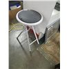 Image 1 : FOLDING STOOL