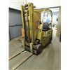 Image 2 : INDUSTRIAL SHOP YALE PROPANE FORK LIFT 5000 LB