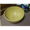 Image 2 : VINTAGE MEDALTA YELLOWARE MIXING BOWL - LARGE