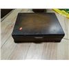 Image 1 : VINTAGE CUTLERY BOX AND 1847 ROGERS IS CUTLERY 2 KNIVES NEED REPAIR