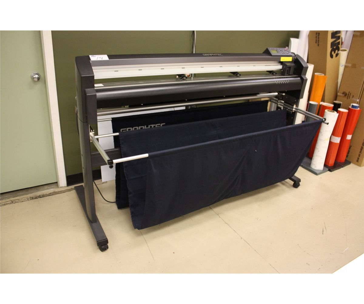 GRAPHTEC FC-8000-130 DIGITAL CUTTING PLOTTER