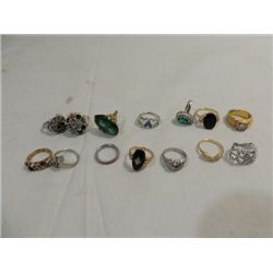 LOT 14 VINTAGE JEWELRY VARIOUS STYLE LADY'S RINGS