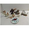 Image 1 : LOT 12 CERAMIC BIRDS: OWLS, PIGEONS, CARDINAL &
