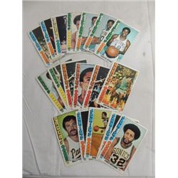 LOT 18 1975-76 TOPPS BASKETBALL PLAYER CARDS