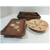 Image 2 : LOT 3 VINTAGE WOOD & POTTERY SERVING TRAYS