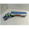 Image 2 : VINTAGE NYLINT PRESS METAL CAB & TANKER TRAILER