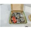 Image 2 : LOT 7 VINTAGE ITEMS: SPRING LOADED RAZOR, TRAVEL