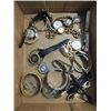 Image 1 : LOT 27 LADYS & MENS QUARTZ WRIST WATCHES