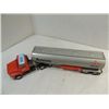 Image 2 : VINTAGE ERTL PRESS METAL SEMI CAB & TANKER TRAILER