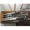 Image 1 : LOT 13 ALUMINUM BASEBALL BATS: SIZE 28 TO 34