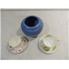 Image 2 : LOT 3 VINATGE ITEMS: (2) ROYAL ALBERY CHINA TEA CU
