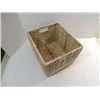 Image 2 : 12X14X12 REED WOVEN METAL FRAME BASKET