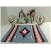 Image 1 : LOT 4 DECORATIVE NATIVE AMERICAN CERAMICS & 1 WOOL