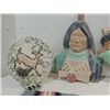 Image 2 : LOT 4 DECORATIVE NATIVE AMERICAN CERAMICS & 1 WOOL