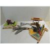Image 1 : LOT 7 VINTAGE CHILDS TOYS: F-100 PLASTIC MODEL,