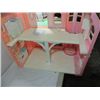 Image 3 : 1995 MATTEL BARBIE DOLL LARGE FOLD OUT DOLL HOUSE