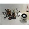 Image 1 : LOT 5 CONTEMPORARY DECORATIVE ITEMS: 1 METAL VASE,