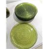 Image 2 : LOT 15 VINTAGE GREEN GLASSWARE: 9 DINNER PLATES, 1