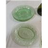 Image 3 : LOT 15 VINTAGE GREEN GLASSWARE: 9 DINNER PLATES, 1