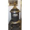 Image 1 : Round Oak Parlor Stove