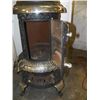 Image 2 : Round Oak Parlor Stove