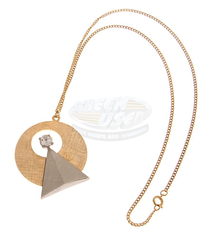 Roddenberry Star Trek Vulcan IDIC Medallion 1-1/2" Pendant w/ 24" Chain in Case Roddenberry Star Trek Vulcan IDIC Medallion 1-1/2" Pendant w/ 24" Chain in Case