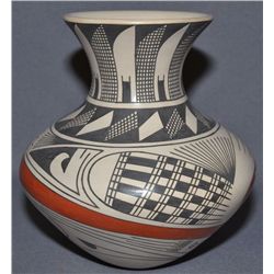 MATA ORTIZ POTTERY VASE