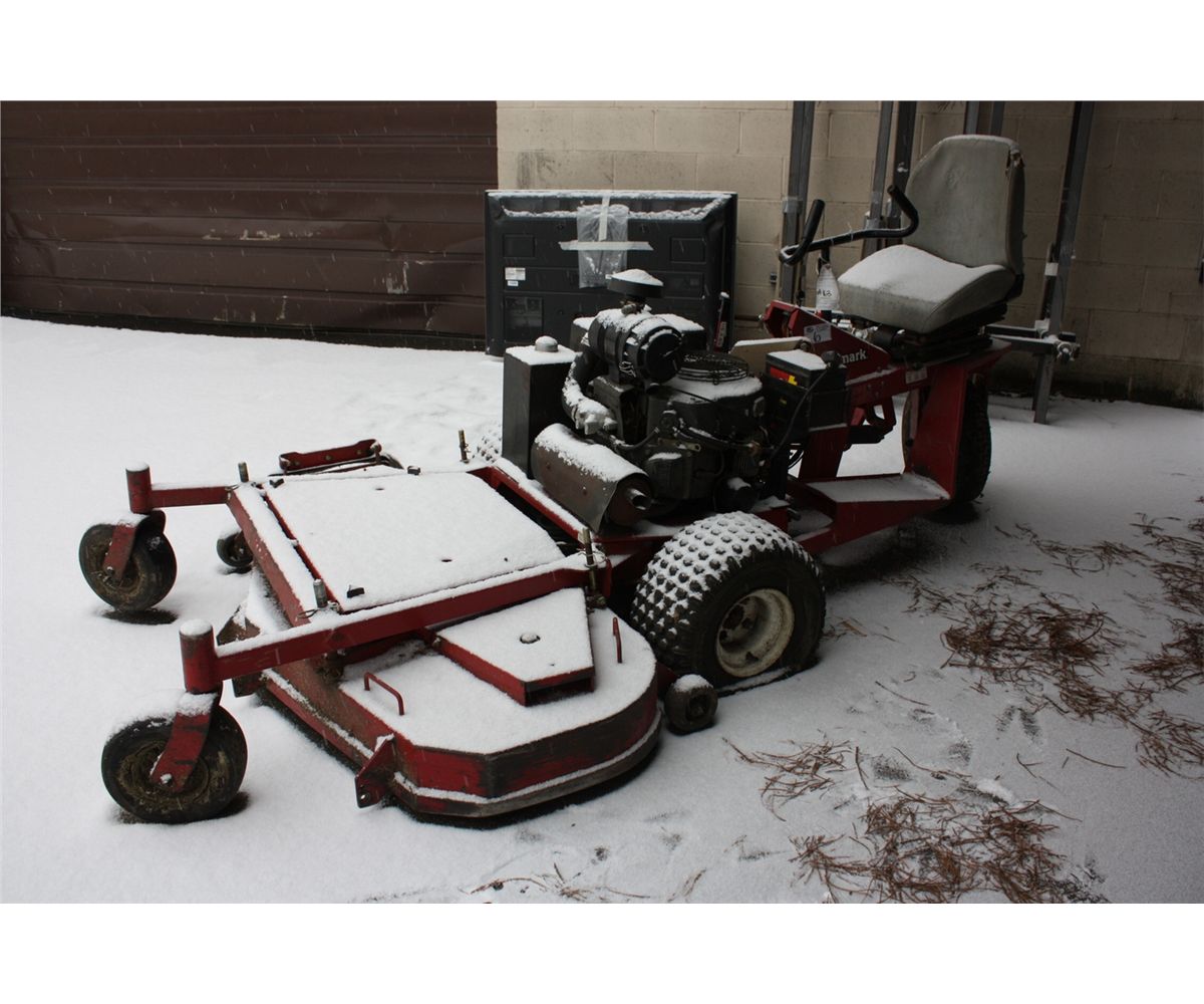 Exmark Rideon EXMARK RIDE ON LAWN MOWER