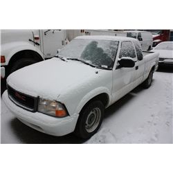 2003 GMC SONOMA SL, 2DR PU, WHITE, VIN # 1GTCS19X438237450