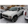 Image 1 : 1992 NISSAN PATHFINDER XE, 2DR SUV, WHITE, VIN # JN8HD18YXNW034883