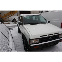 ハト 1992 NISSAN PATHFINDER XE, 2DR SUV, WHITE, VIN