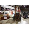 Image 2 : TOYOTA 2 STAGE 500LB GAS MANUAL FORKLIFT