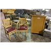 Image 1 : MAPLE HOSTESS STATION AND 2 CHAIRS