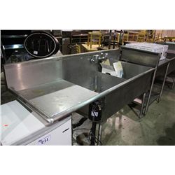 2 BAY QUEST STAINLESS STEEL WASH SINK WITH PUMP