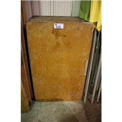 4 FOLDABLE 4 FT FOLDABLE TABLES