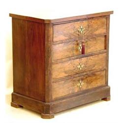 FINE NEOCLASSICAL STYLE WALNUT CHEST OF DRAWERS Probably German. 19th Century. The rectangular to...