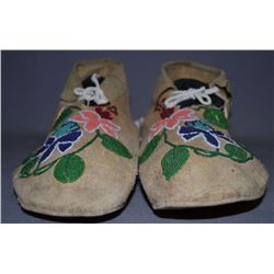 PLATEAU BEADED MOCCASINS