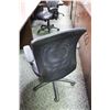 Image 2 : BLACK LEATHER SEAT MESHBACK ERGONOMIC TASK CHAIR