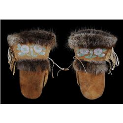 Pair of Beaded Moose Hide Mitts with Floral Design Size Large, Brynildsen Collection  Good Condition