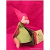 Image 6 : Annalee Sitting Elf in Green Vest