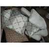 Image 1 : 14 Estate Decorative Pillows