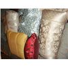 Image 2 : 10 Estate Decorative Throw Pillows