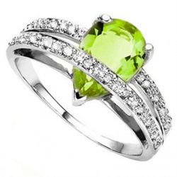 Amazing 10K Gold Ring with Peridot and Diamond