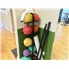 Image 2 : 4 YOGA BALLS AND MISC MEDICINE BALLS