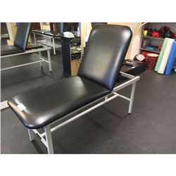 MASSAGE TABLE