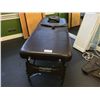 Image 1 : PORTABLE MASSAGE TABLE